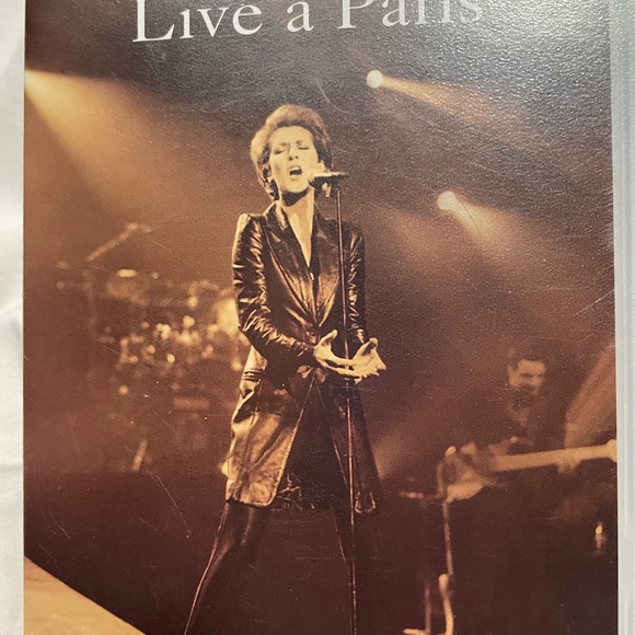 Celine Dion two cassettes of her performing in concert - Picture 2 of 5